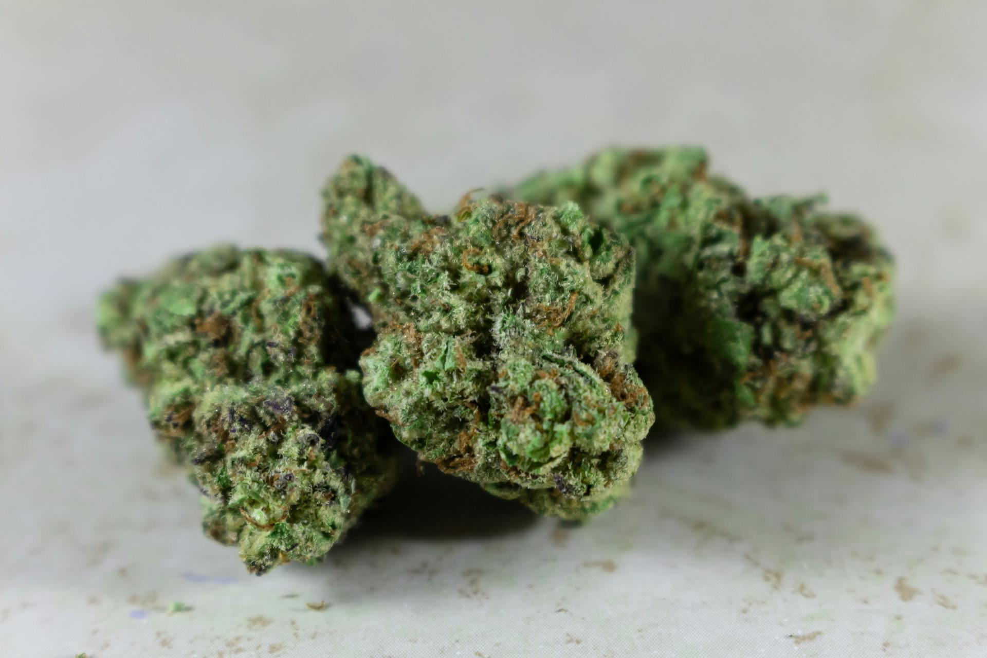 Best Indica Online in Canada | Herb Heaven Canada